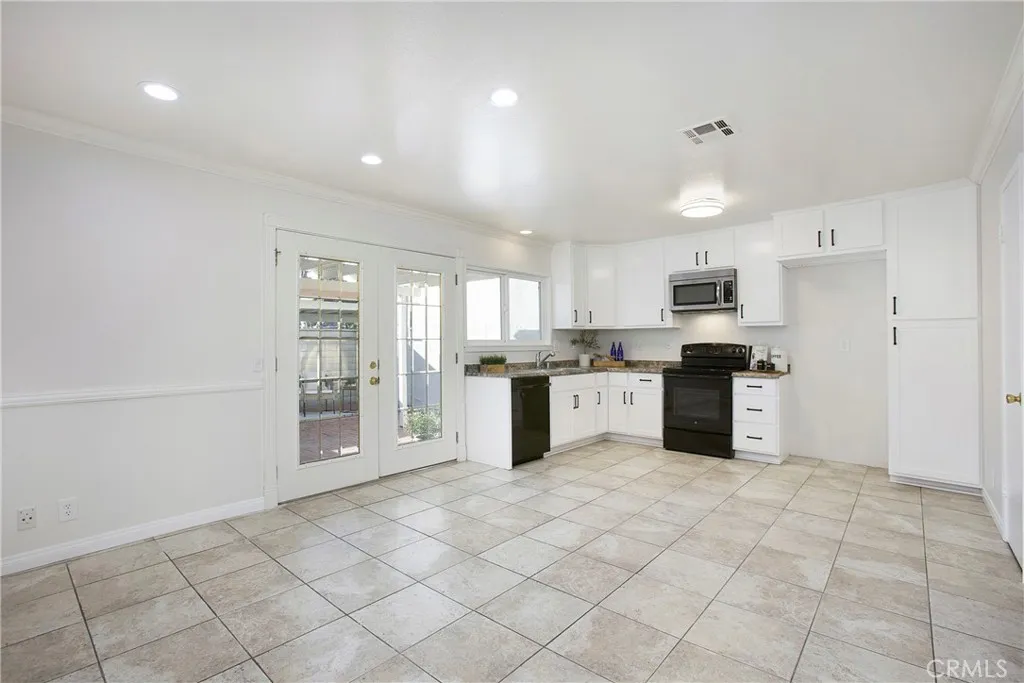 21975 Lakeland, Lake Forest, California 92630 home-pic-13
