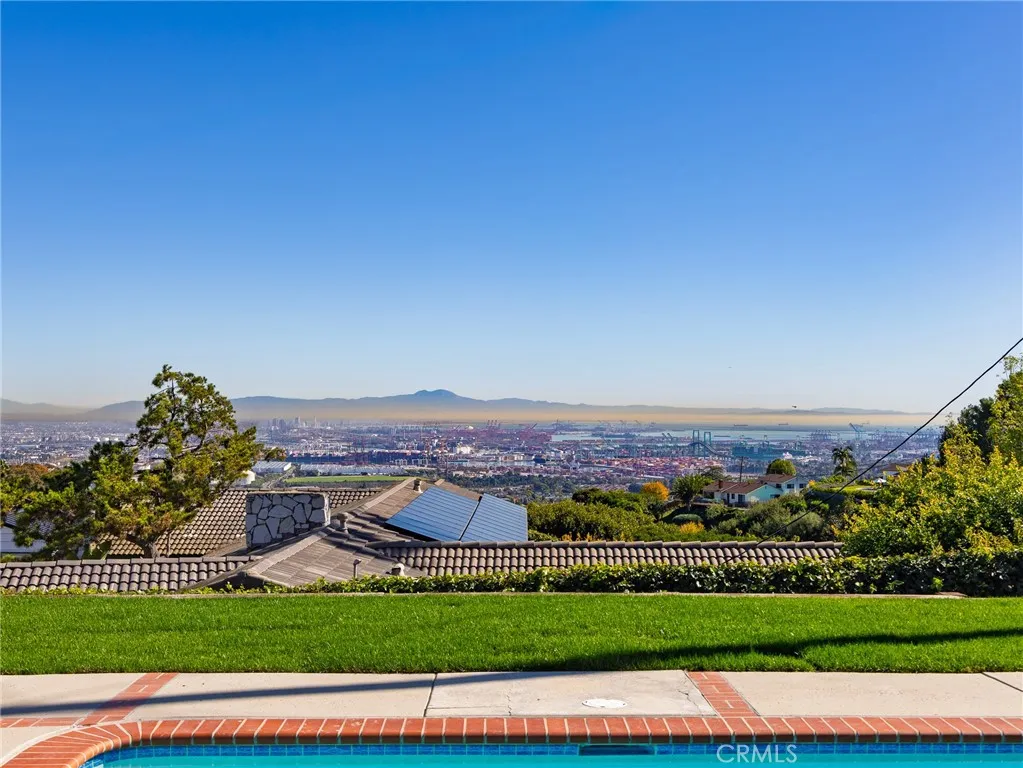 2636 Sunnyside Ridge Road, Rancho Palos Verdes, California 90275 home-pic-1