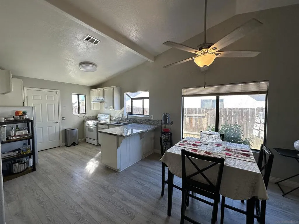 312 Blue Ridge Lane, San Jacinto, California 92583 home-pic-11