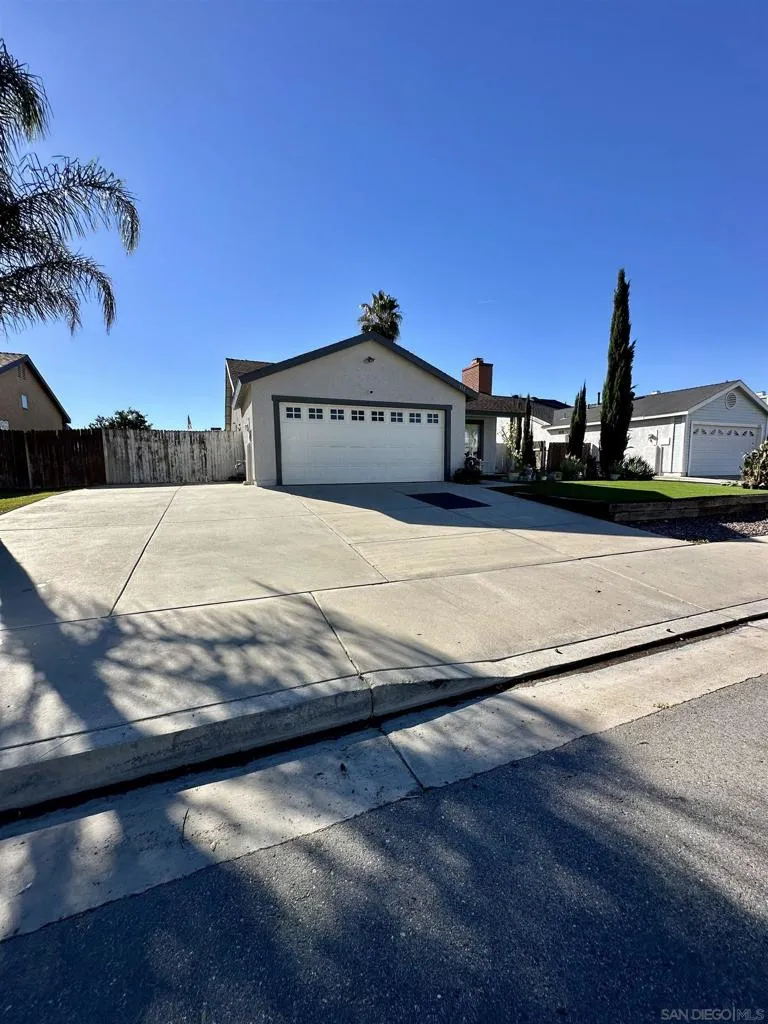 312 Blue Ridge Lane, San Jacinto, California 92583 home-pic-1