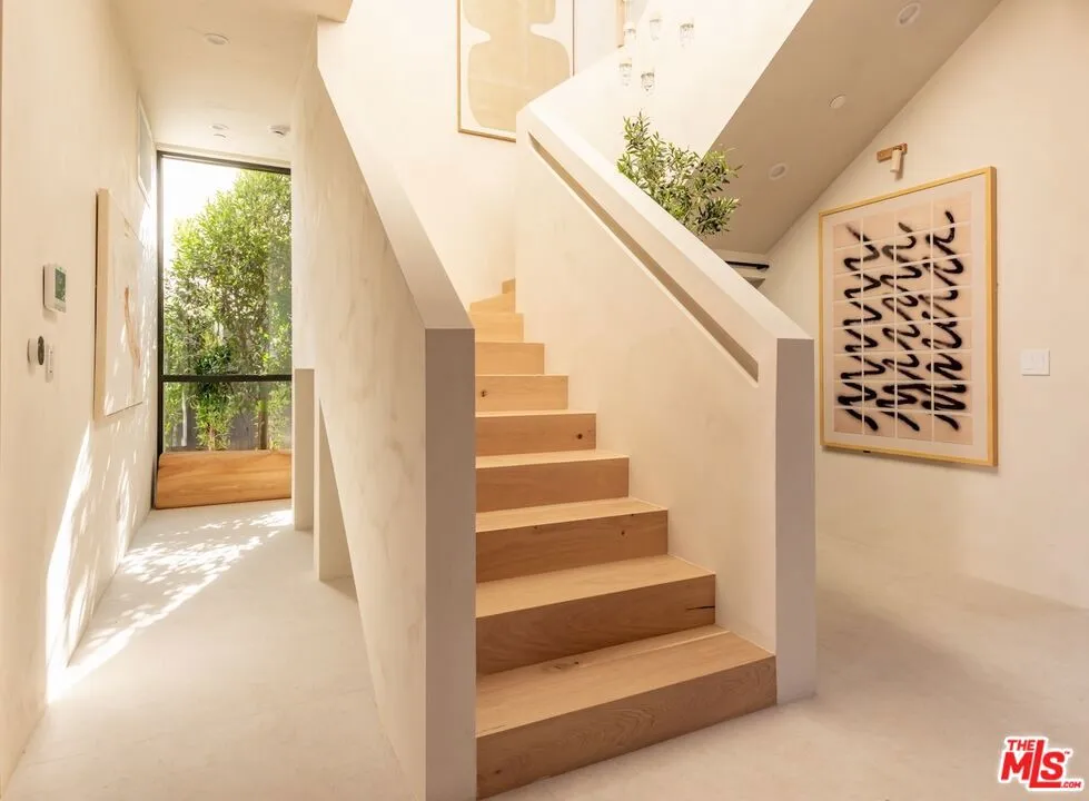 517 N Edinburgh Avenue, Los Angeles, California 90048 home-pic-2