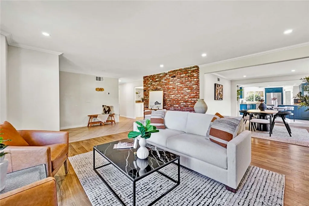 9531 Lemon, Villa Park, California 92861 home-pic-7