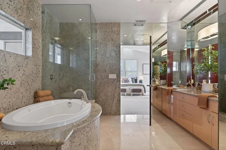 77-web-or-mls-UpmarketMedia-436Poli501-0