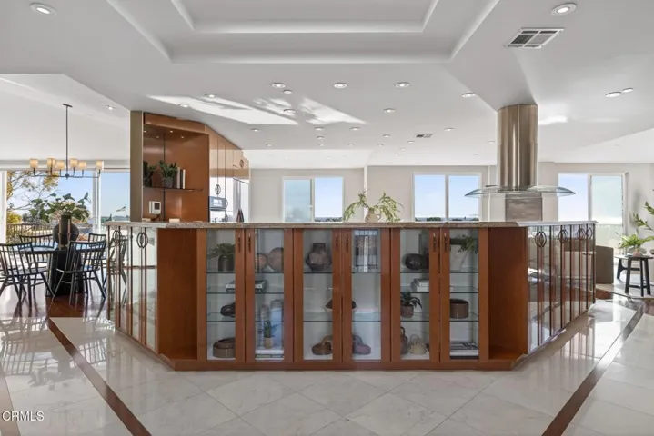 29-web-or-mls-UpmarketMedia-436Poli501-1