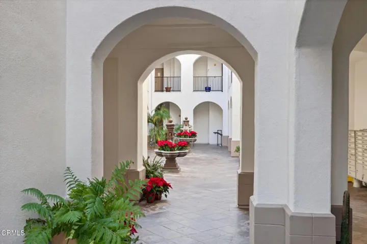118-web-or-mls-UpmarketMedia-436Poli501-