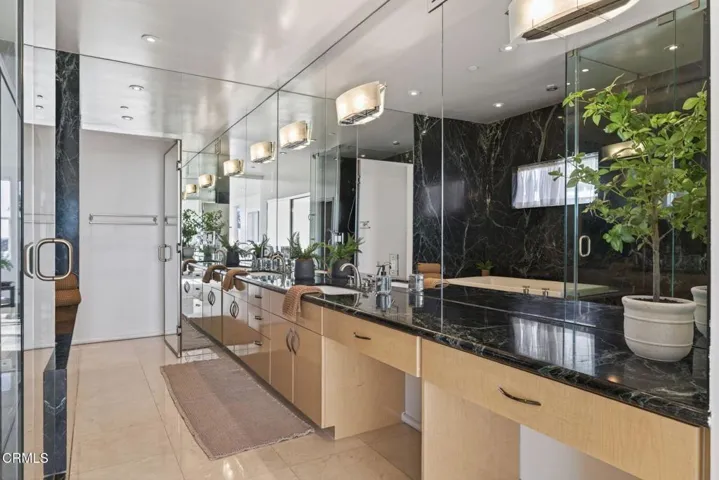 64-web-or-mls-UpmarketMedia-436Poli501-0