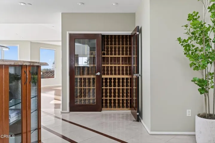 28-web-or-mls-UpmarketMedia-436Poli501-1