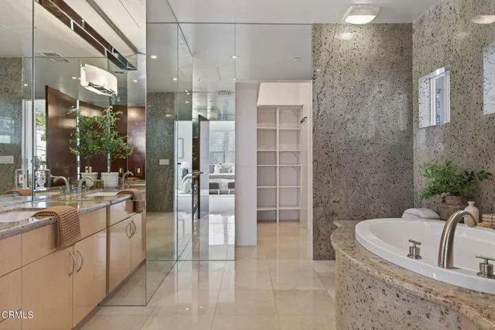 75-web-or-mls-UpmarketMedia-436Poli501-0