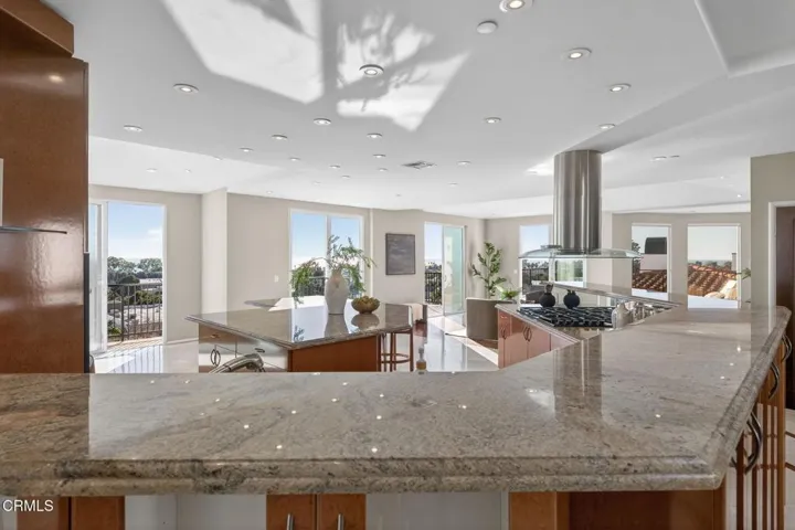 31-web-or-mls-UpmarketMedia-436Poli501-1