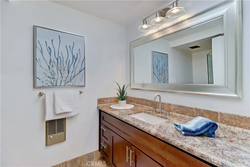 164 Avenida Majorca N, Laguna Woods, California 92637 home-pic-20