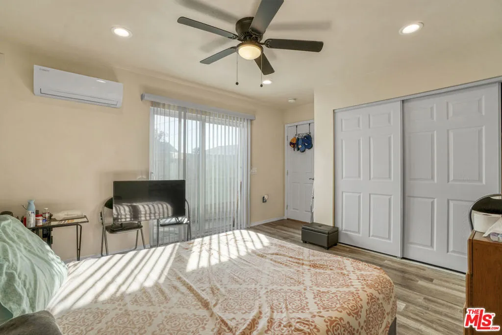 2046 W 112th Street, Los Angeles, California 90047 home-pic-20