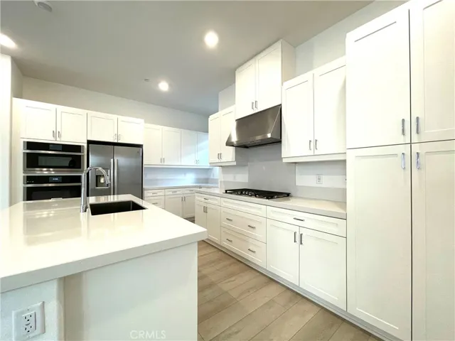 516 Neilson, Irvine, California 92618