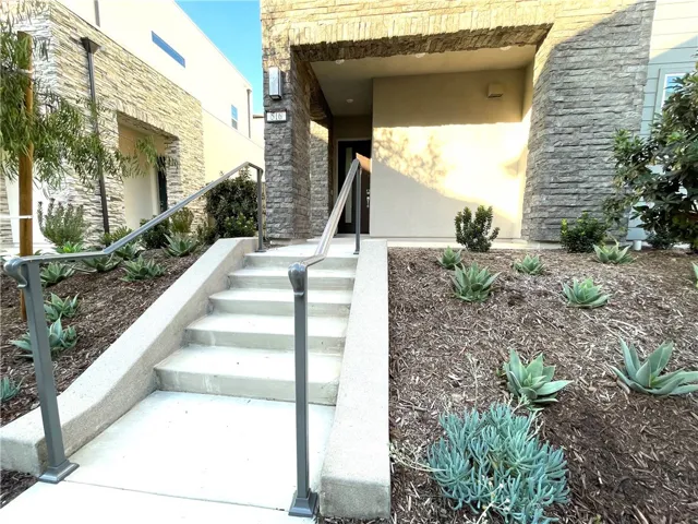 516 Neilson, Irvine, California 92618