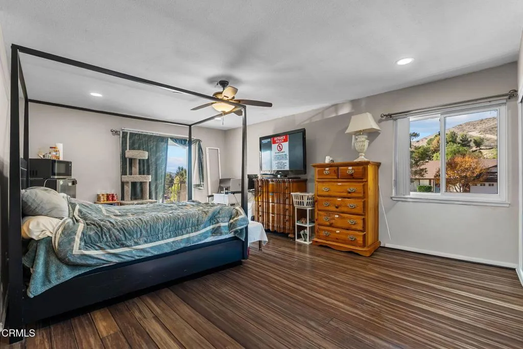 16833 Nearview, Canyon Country, California 91387 home-pic-27