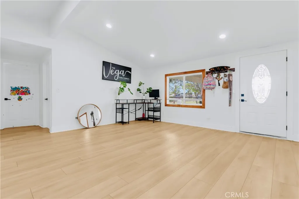 9888 Trinity, Oak Hills, California 92344 home-pic-8