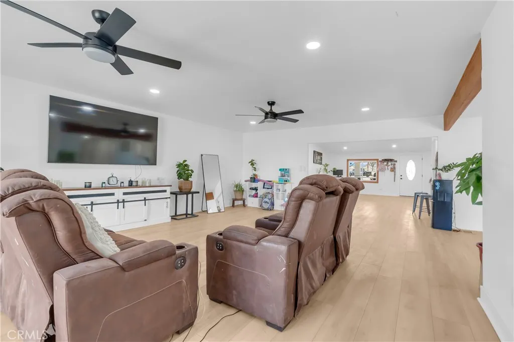 9888 Trinity, Oak Hills, California 92344 home-pic-17