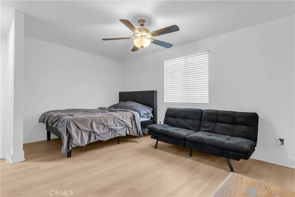 9888 Trinity, Oak Hills, California 92344 home-pic-28
