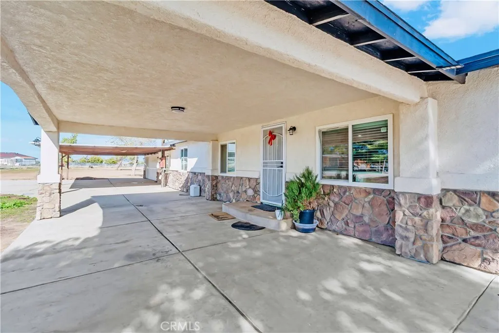 9888 Trinity, Oak Hills, California 92344 home-pic-4