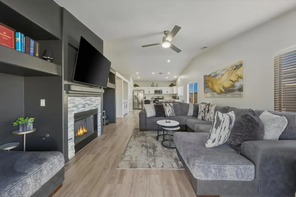 47666 Margarita Street, Indio, California 92201 home-pic-13