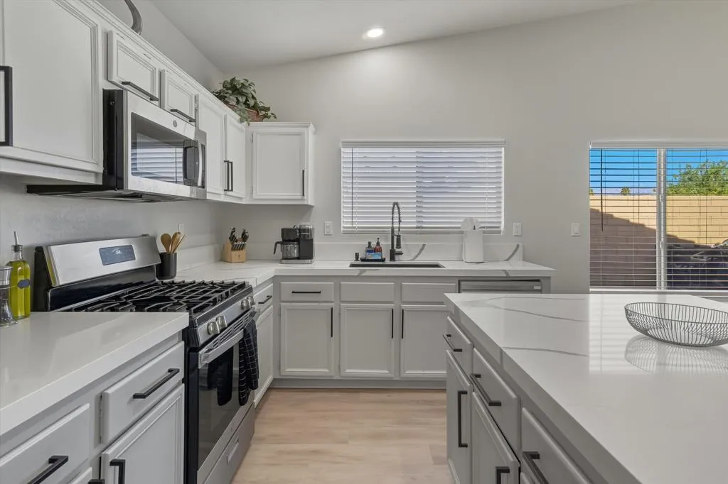 47666 Margarita Street, Indio, California 92201 home-pic-17