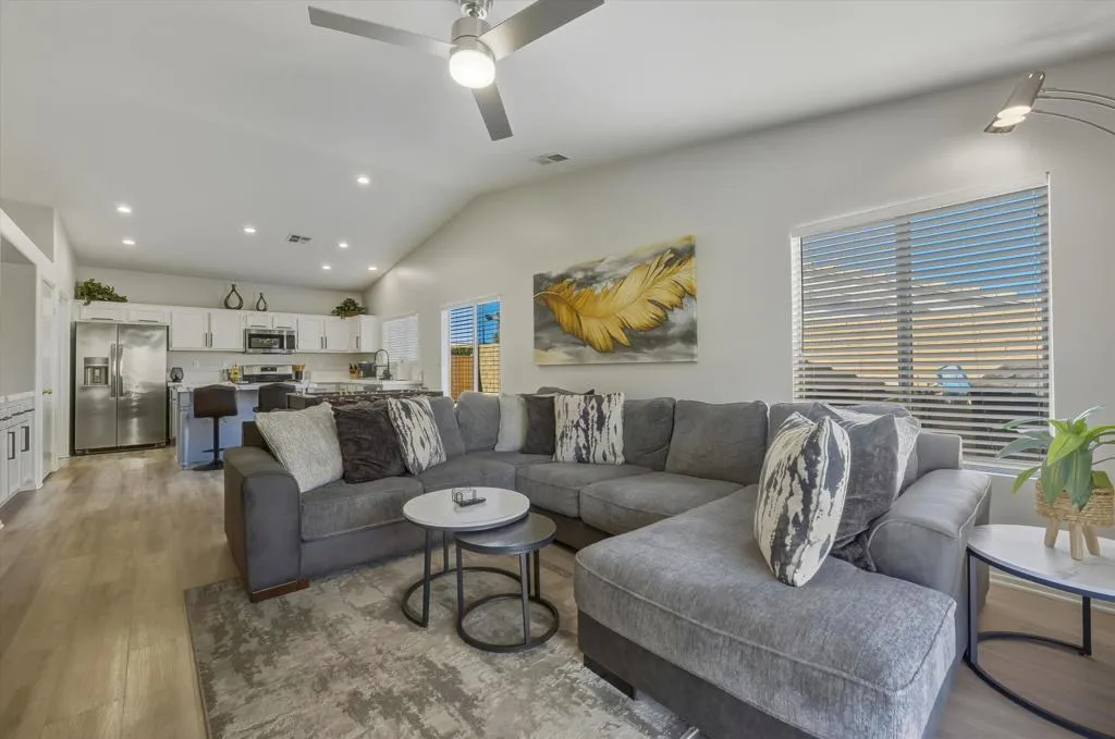 47666 Margarita Street, Indio, California 92201 home-pic-12