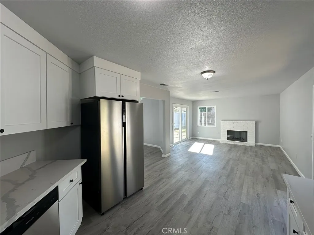 2010 Date Tree, Colton, California 92324 home-pic-5