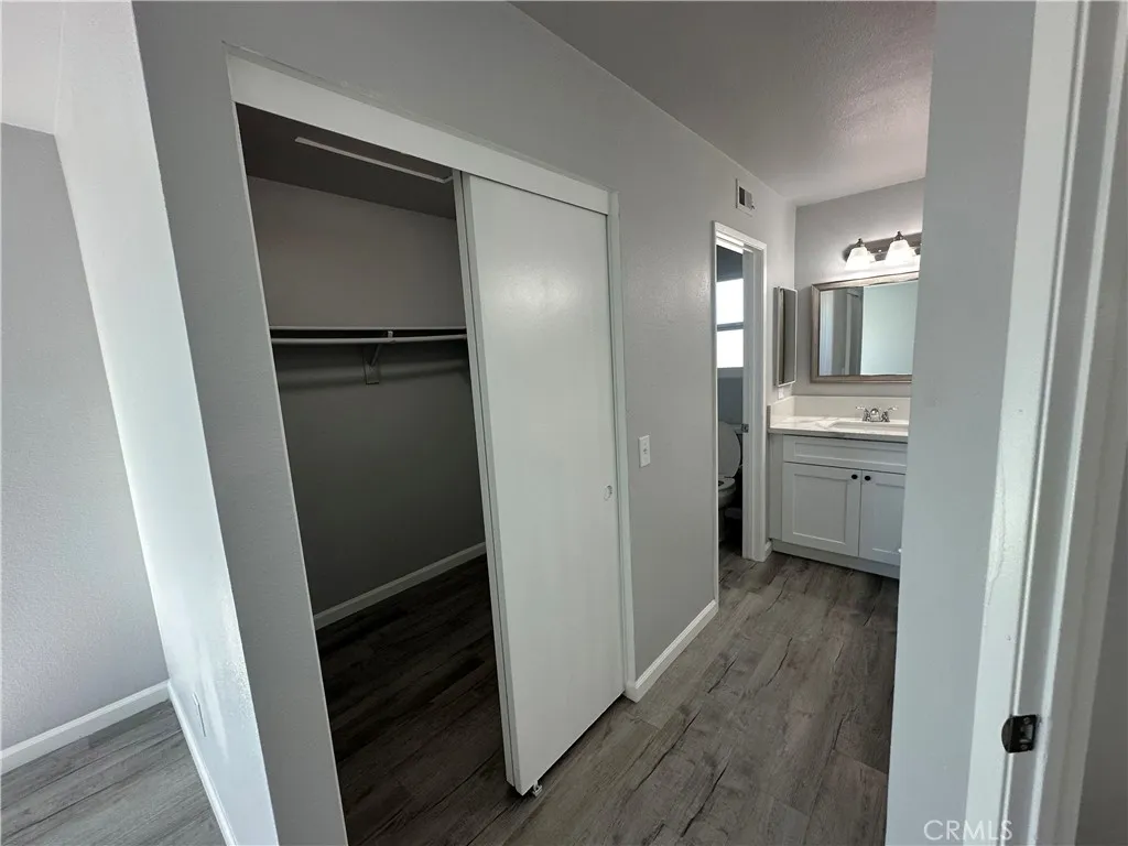 2010 Date Tree, Colton, California 92324 home-pic-16