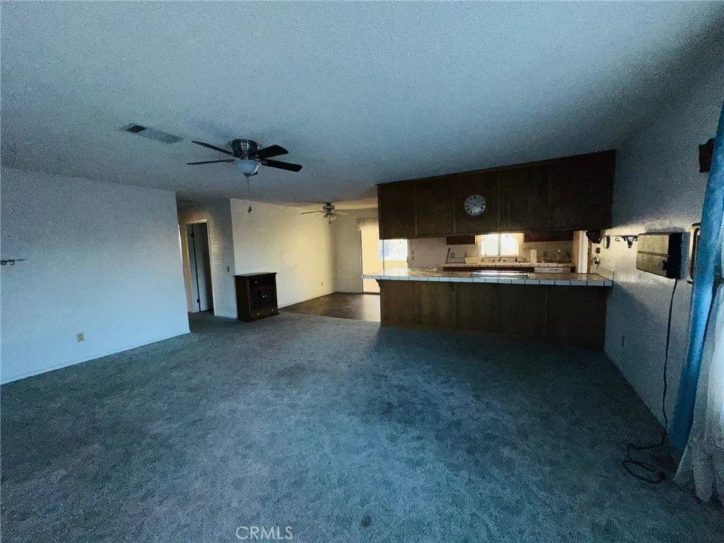 7544 Oakwood, Hesperia, California 92345 home-pic-2