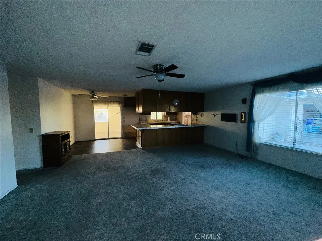 7544 Oakwood, Hesperia, California 92345 home-pic-1