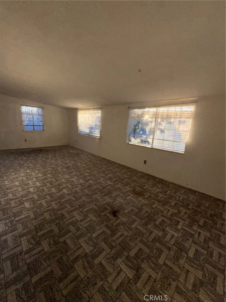 7544 Oakwood, Hesperia, California 92345 home-pic-15