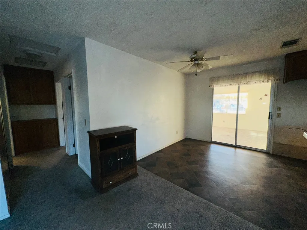 7544 Oakwood, Hesperia, California 92345 home-pic-5