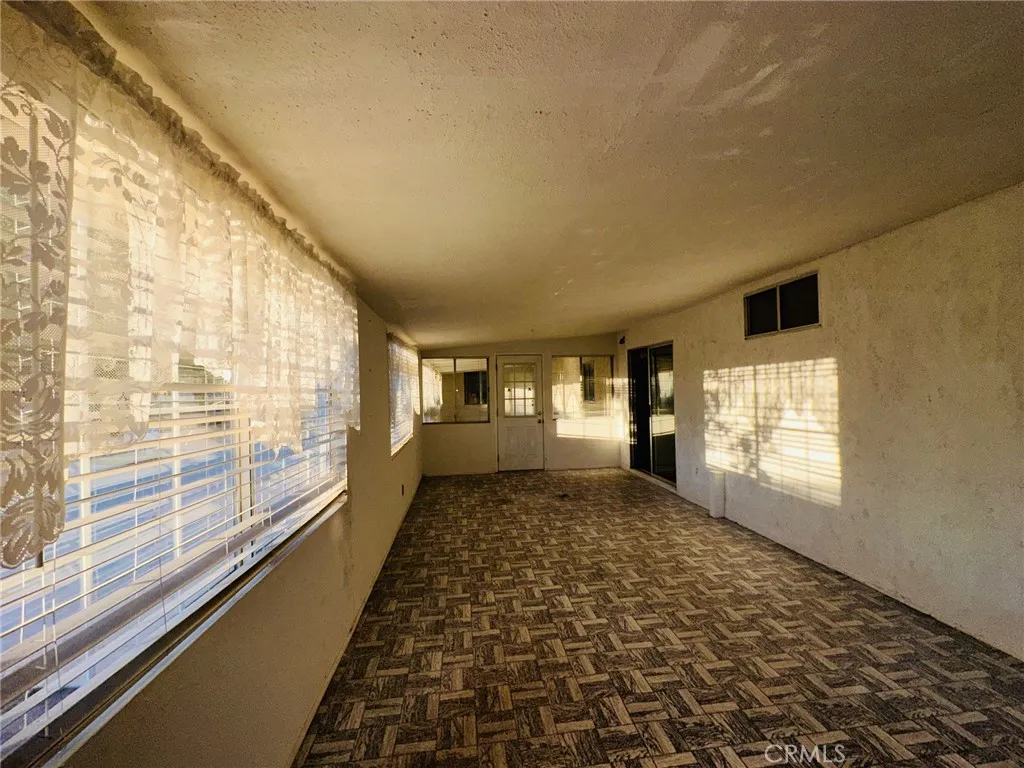 7544 Oakwood, Hesperia, California 92345 home-pic-17