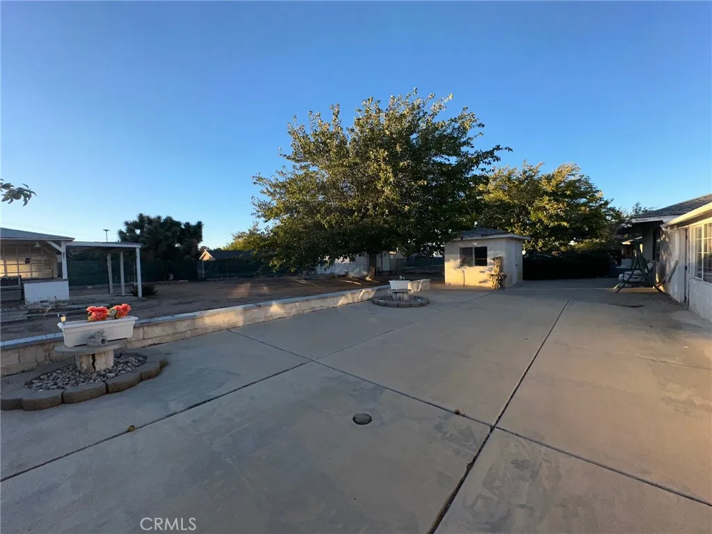 7544 Oakwood, Hesperia, California 92345 home-pic-24