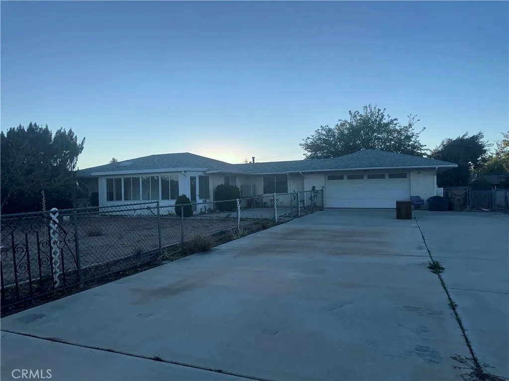 7544 Oakwood, Hesperia, California 92345 home-pic-28