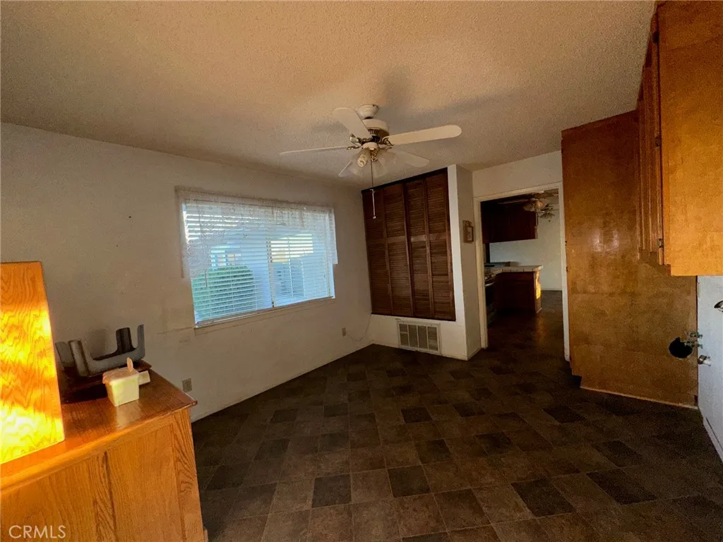 7544 Oakwood, Hesperia, California 92345 home-pic-14
