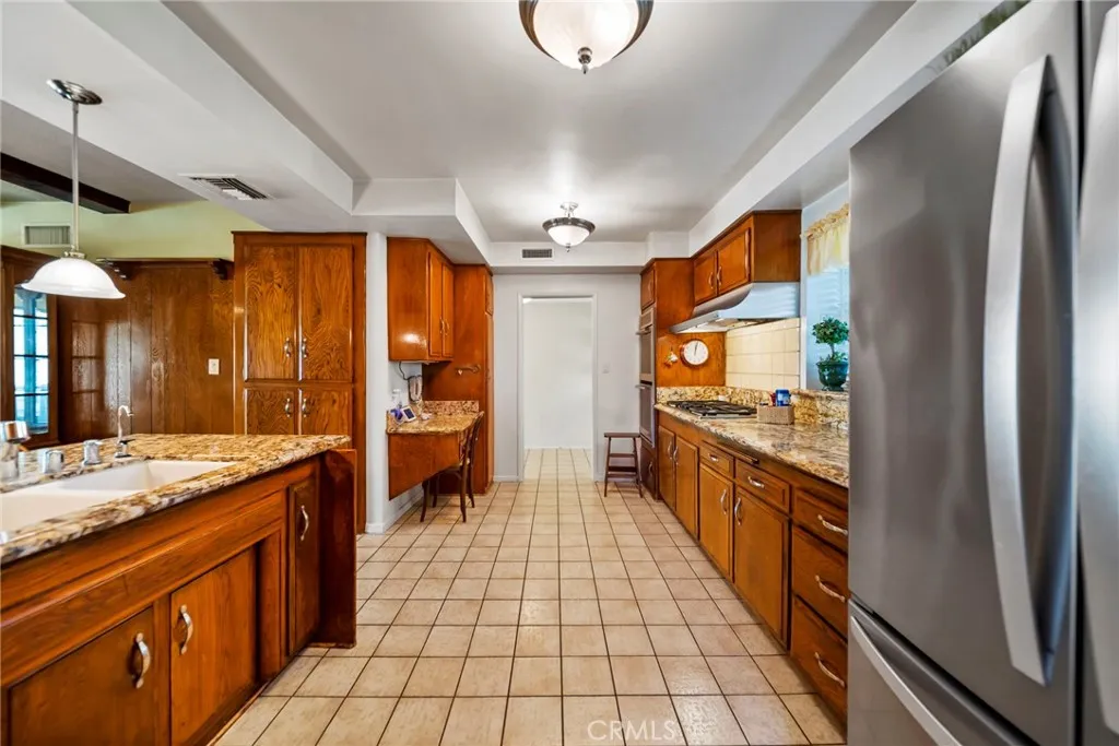 220 Barranca, Monterey Park, California 91754 home-pic-12