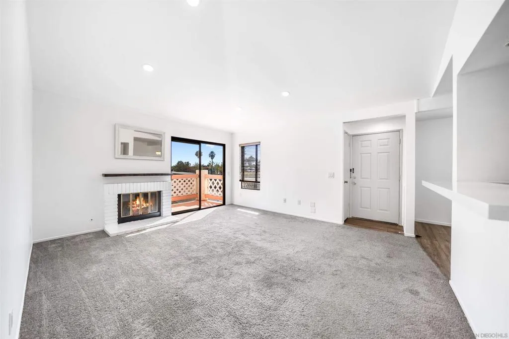 9302 Twin Trails Dr 204, San Diego, California 92129 home-pic-7