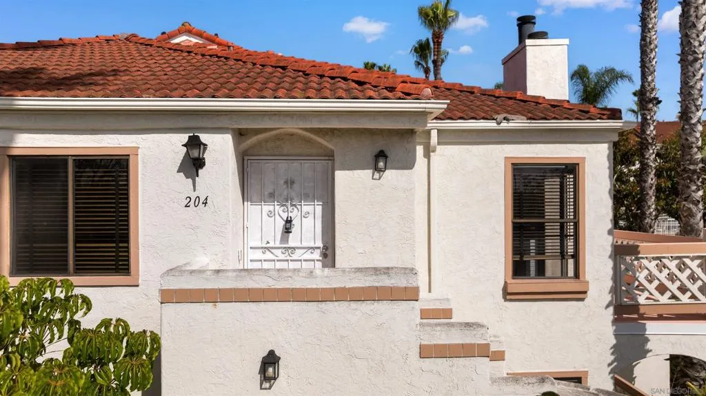 9302 Twin Trails Dr 204, San Diego, California 92129 home-pic-2