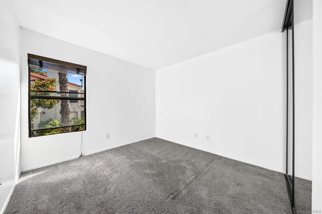 9302 Twin Trails Dr 204, San Diego, California 92129 home-pic-21