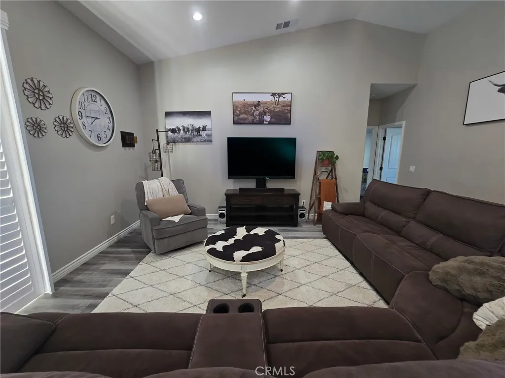 22227 Skyline, Apple Valley, California 92308 home-pic-20