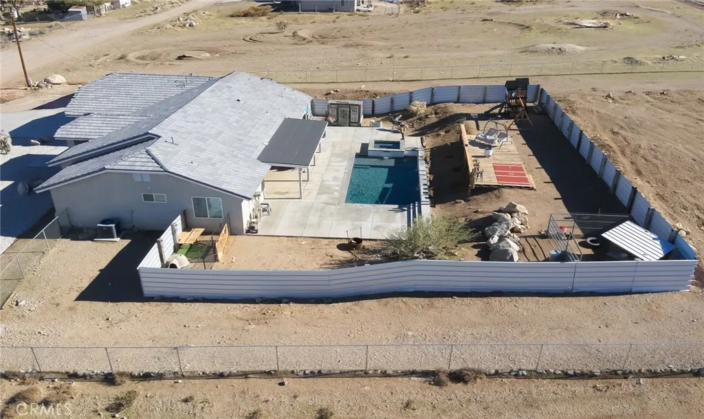 22227 Skyline, Apple Valley, California 92308 home-pic-36