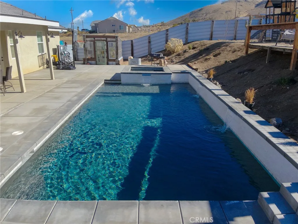 22227 Skyline, Apple Valley, California 92308 home-pic-33