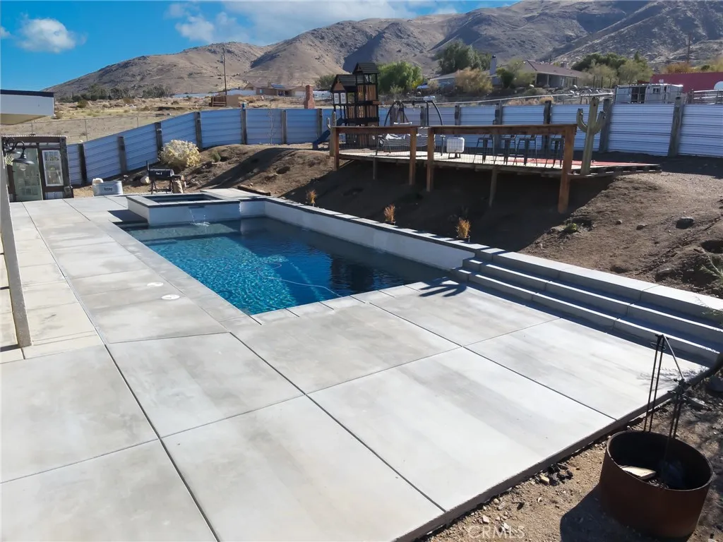 22227 Skyline, Apple Valley, California 92308 home-pic-34