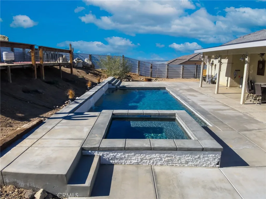 22227 Skyline, Apple Valley, California 92308 home-pic-32