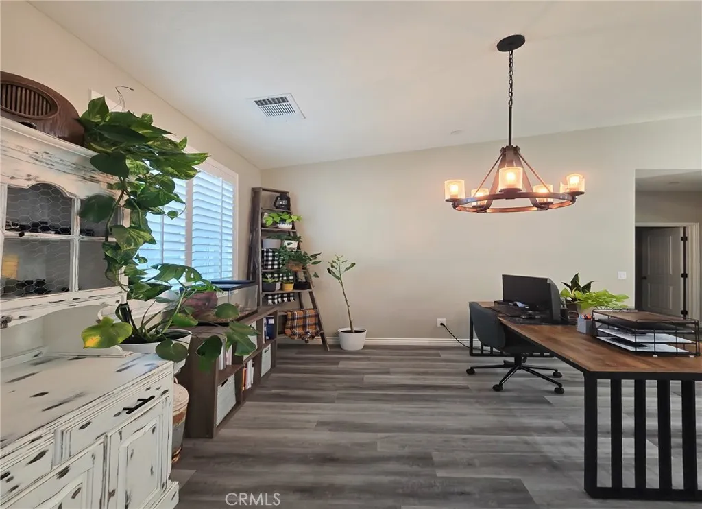 22227 Skyline, Apple Valley, California 92308 home-pic-3