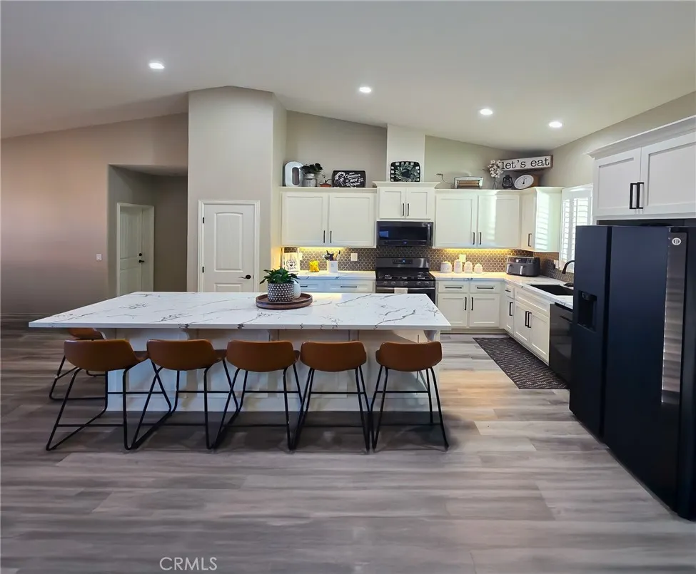 22227 Skyline, Apple Valley, California 92308 home-pic-16