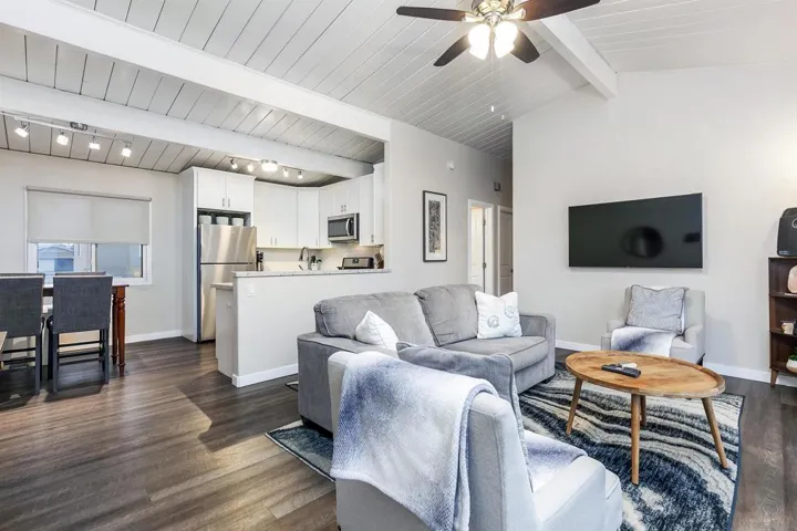1476 80 Pescadero Drive, San Diego, California 92107