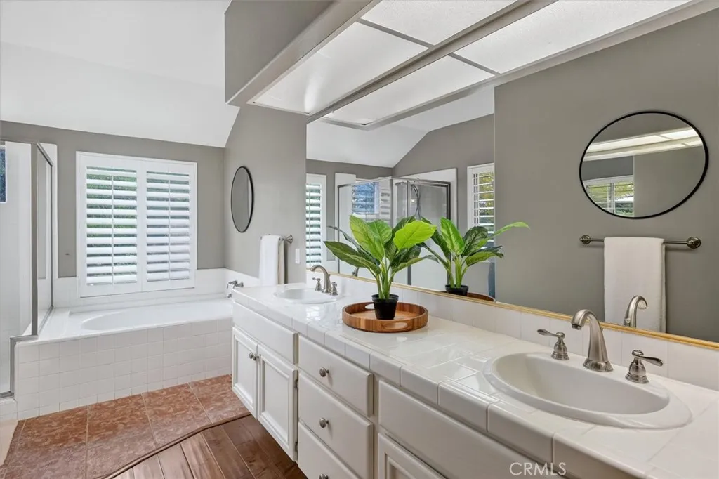 24402 Hampton Drive B, Valencia, California 91355 home-pic-17