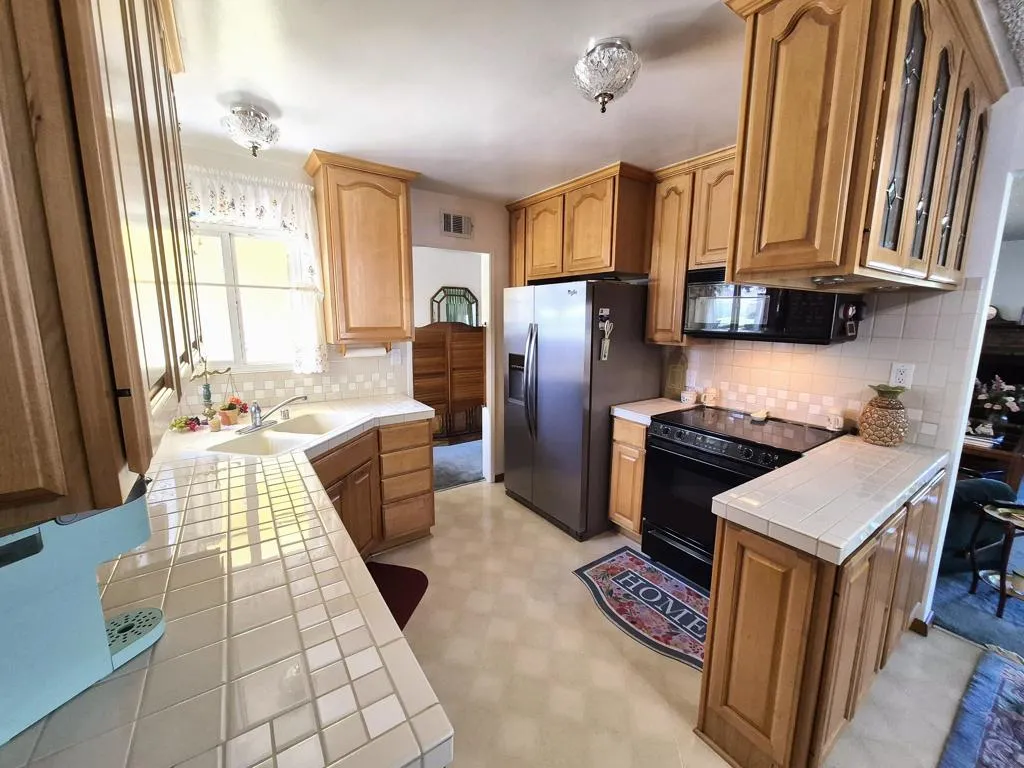 7703 Cassia Avenue, Riverside, California 92504 home-pic-5