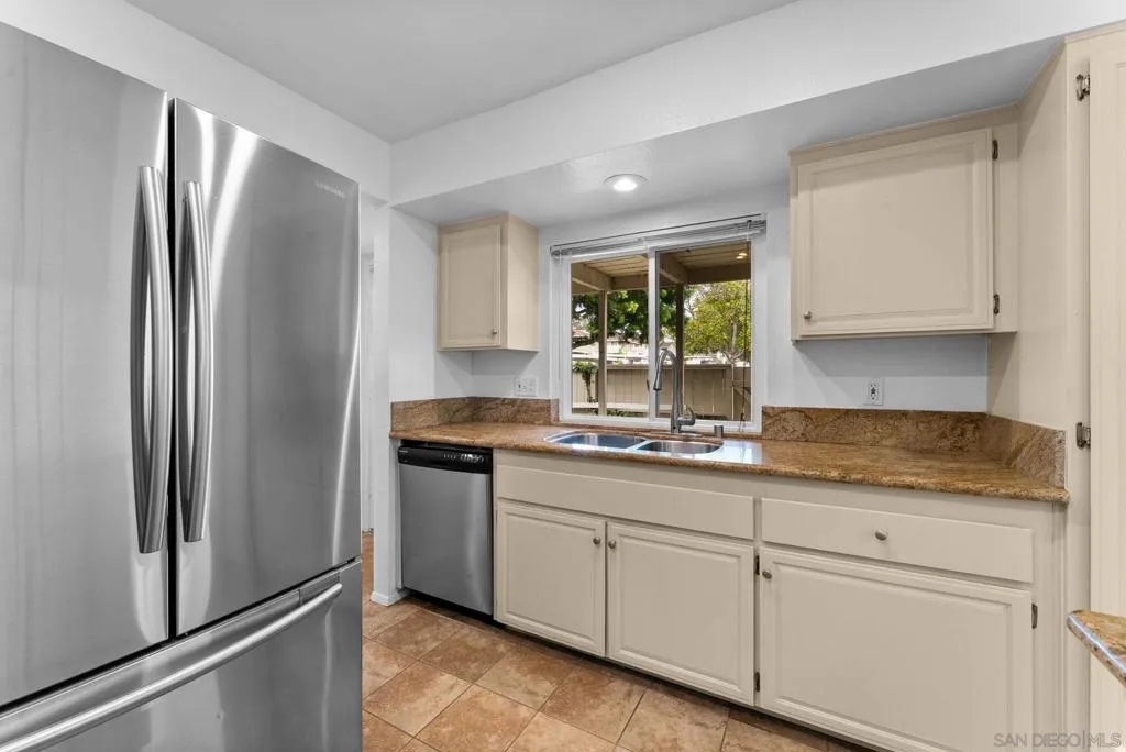 3941 Camino Lindo, San Diego, California 92122 home-pic-7